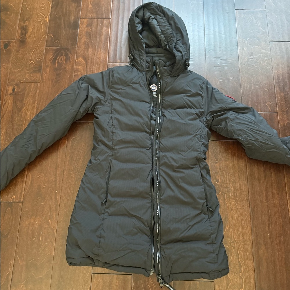 Canada Goose winter coat for women XS with hood black